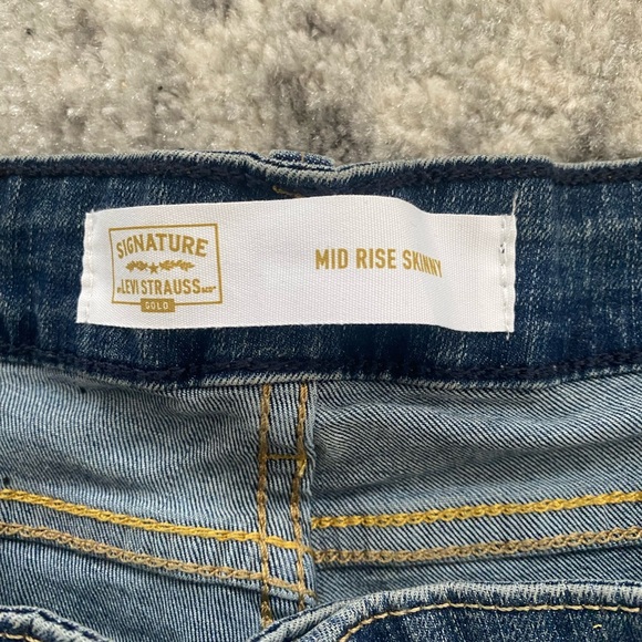 Levi Strauss Mid Rise Skinny Jeans size 39W 28L - Picture 2 of 5